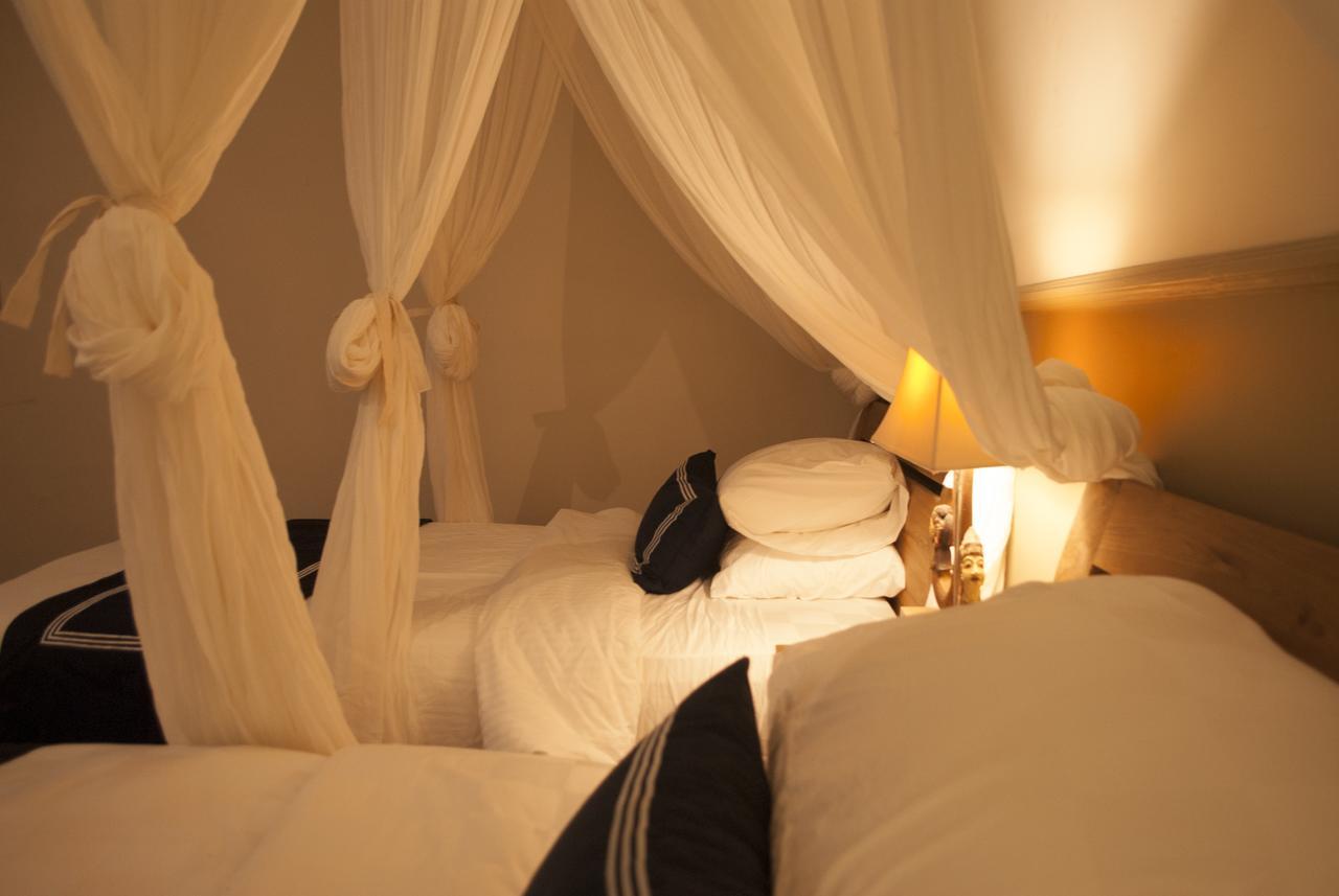 Casa Narrow Villa เนมบราลา ภายนอก รูปภาพ